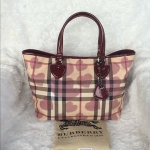 🔴SOLD🔴Authentic Burberry Hear Check Gracie Tote